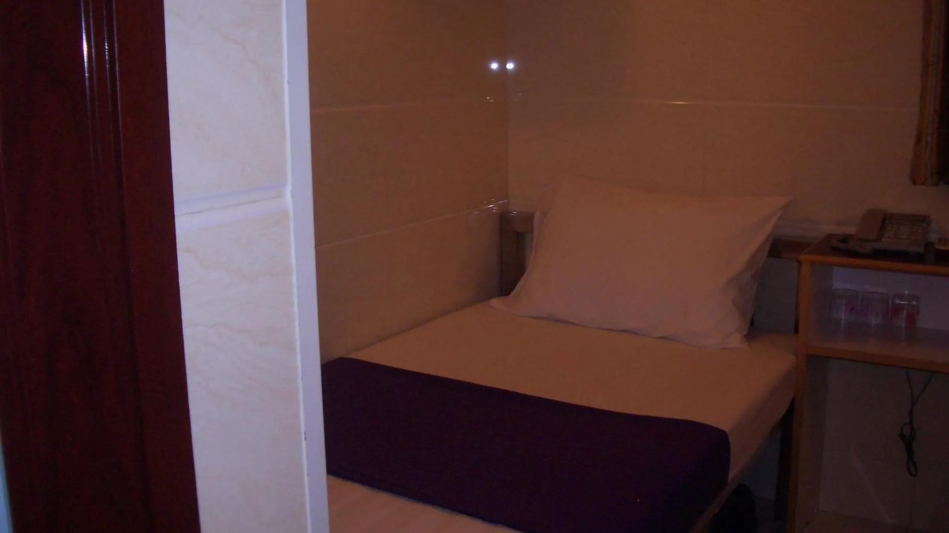 Maple Leaf Guest House Hongkong