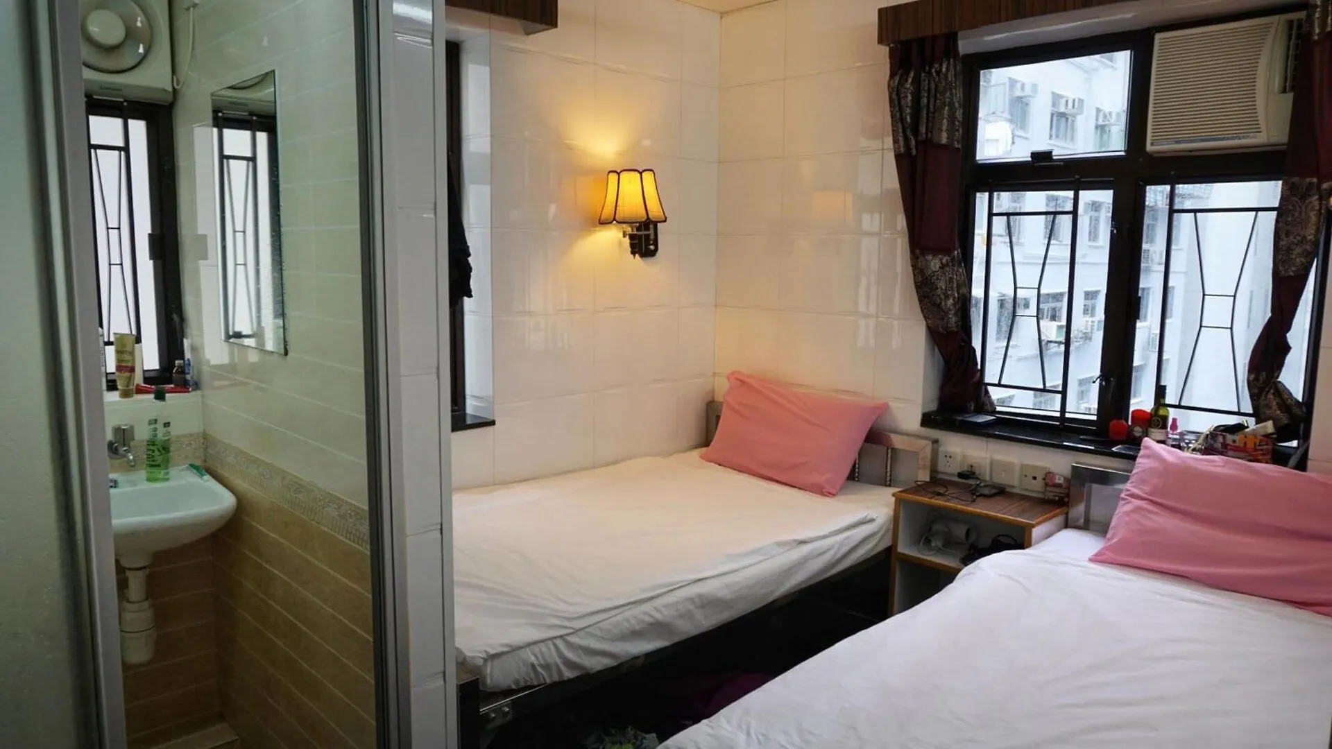 Maple Leaf Guest House Hong Kong China